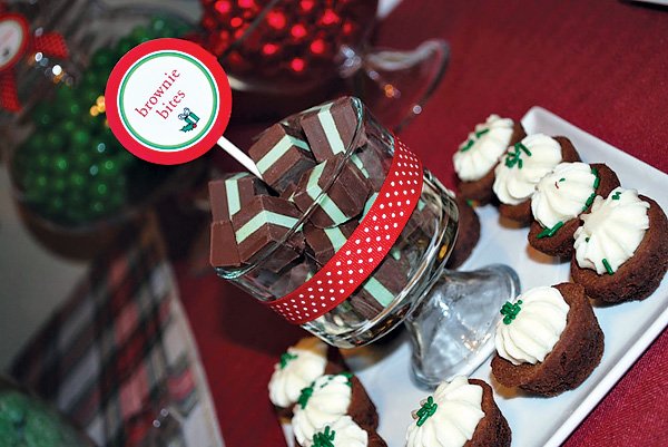 plaidchristmaspartyideas_1 plaid Christmas party ideas