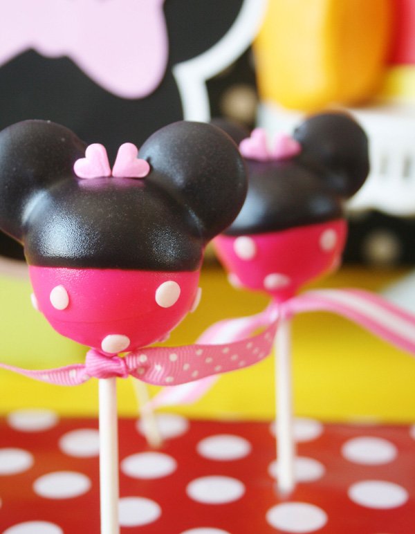 minnie mouse cake pops