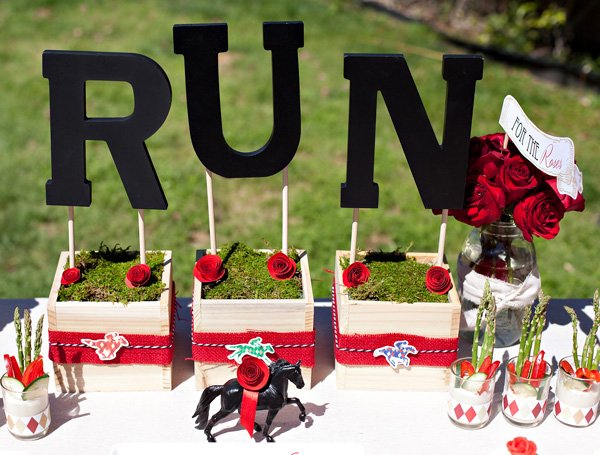 kentucky derby party centerpiece - run for the roses