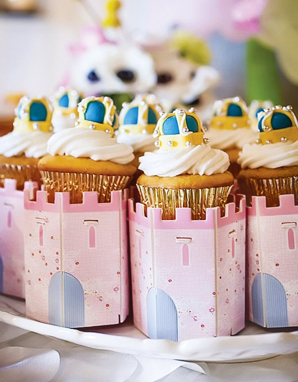 crown cupcakes