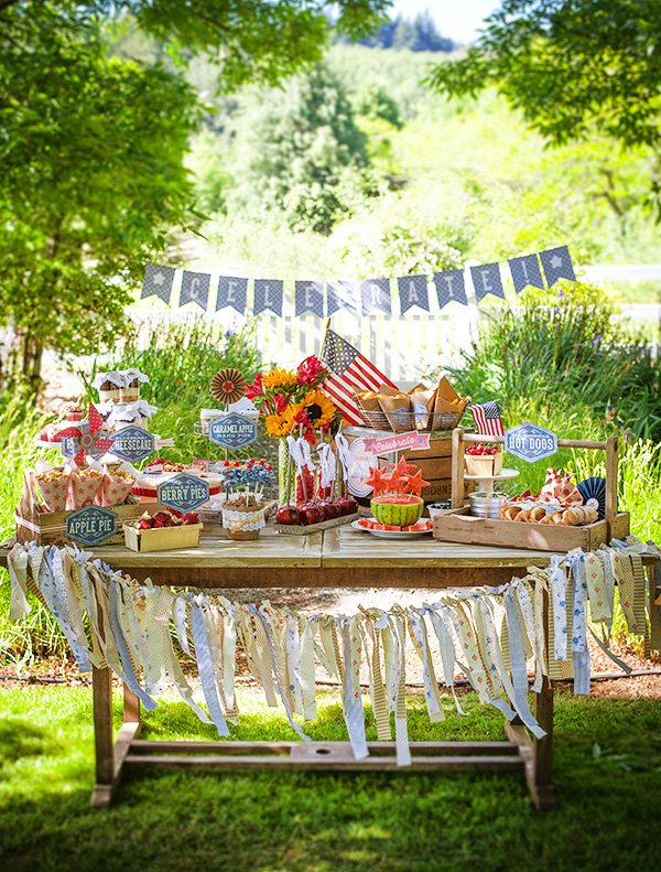 vintage 4th of July tablescape