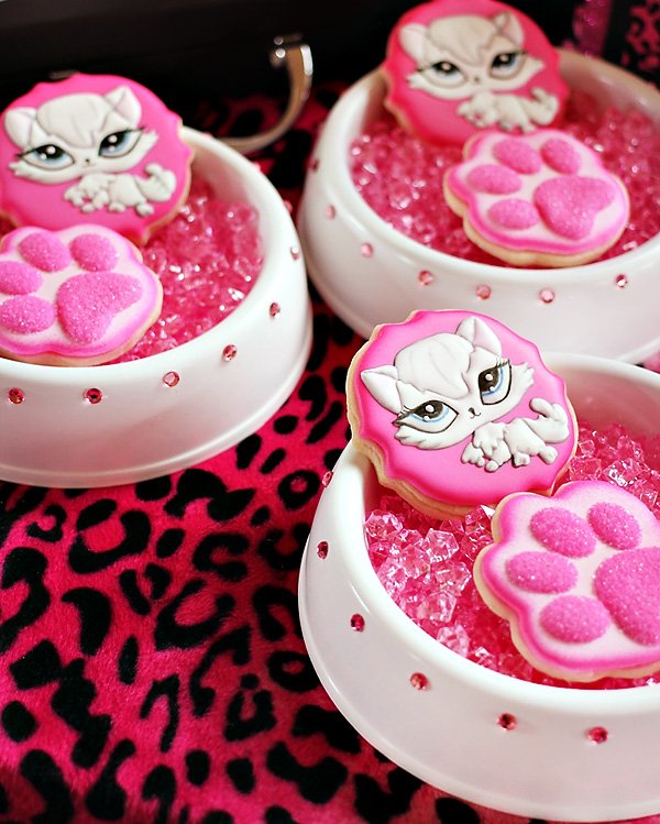 pink cat cookies