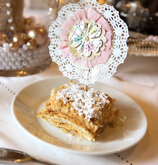 Pink & pearly doily dessert topper