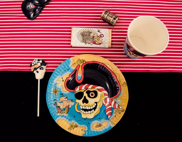 pirate plate for a kids pirate party