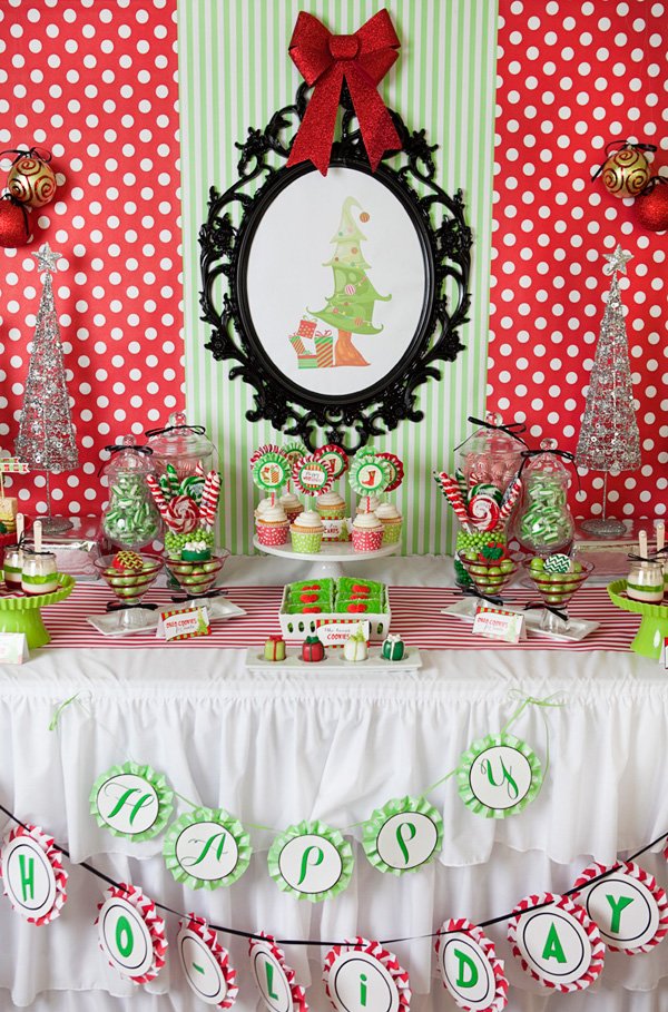 red and green grinch themed christmas dessert table