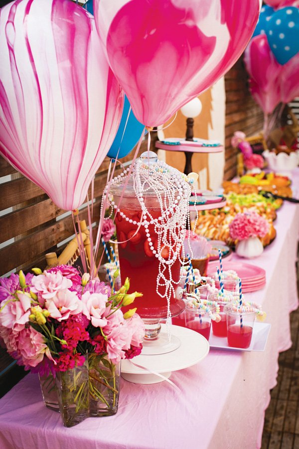 pearl and pink drinks table
