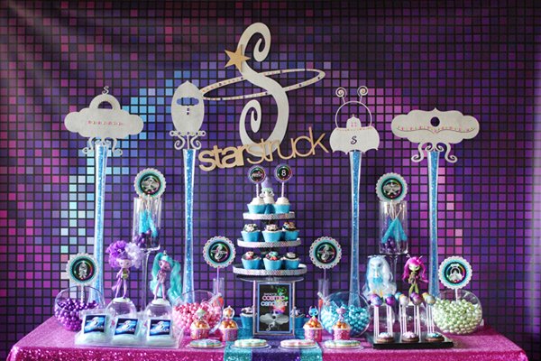girly-space-candy-table-2