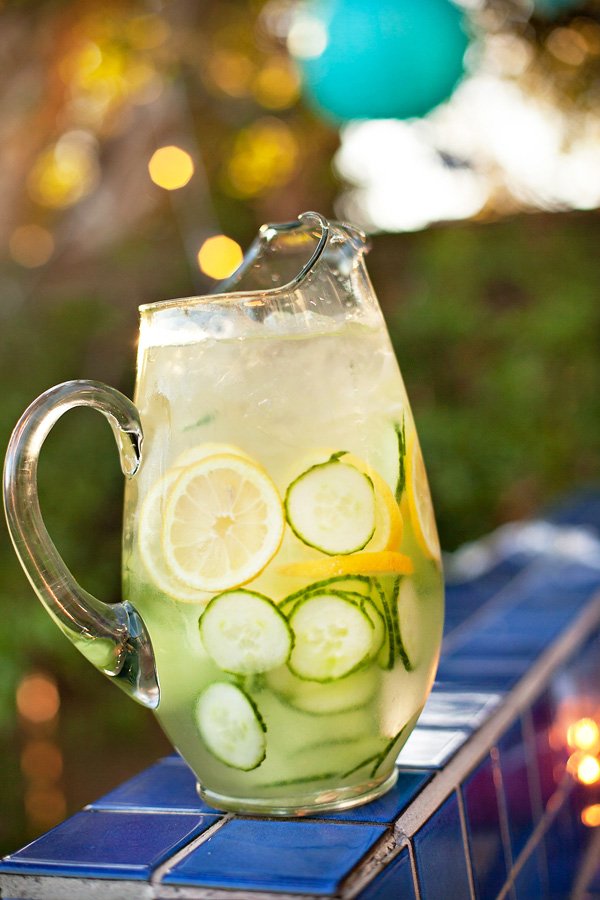 cucumber lemon water as a fresh drink for a summer dinner party