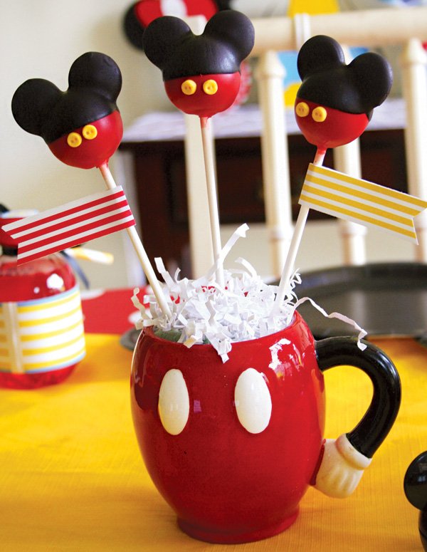 mickey mouse cake pops