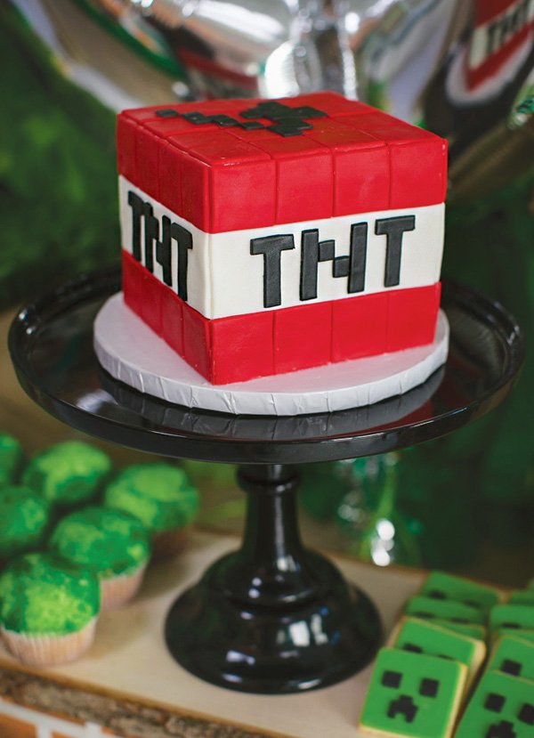 TNT minecraft bomb cake