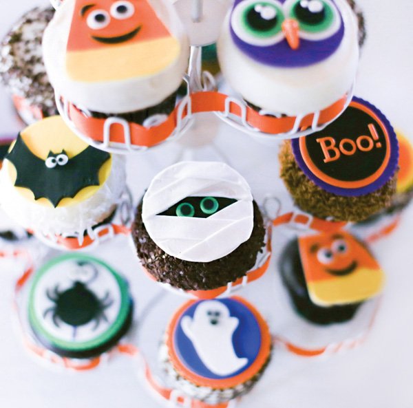 halloween party monster cupcakes