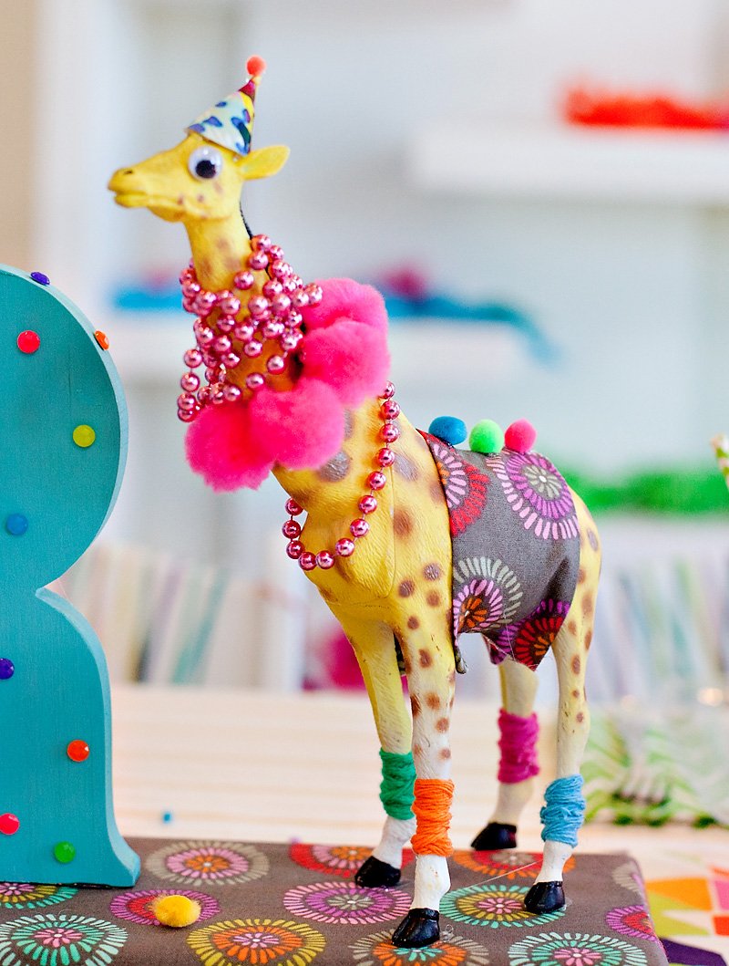 Party Animal Giraffe Decoration