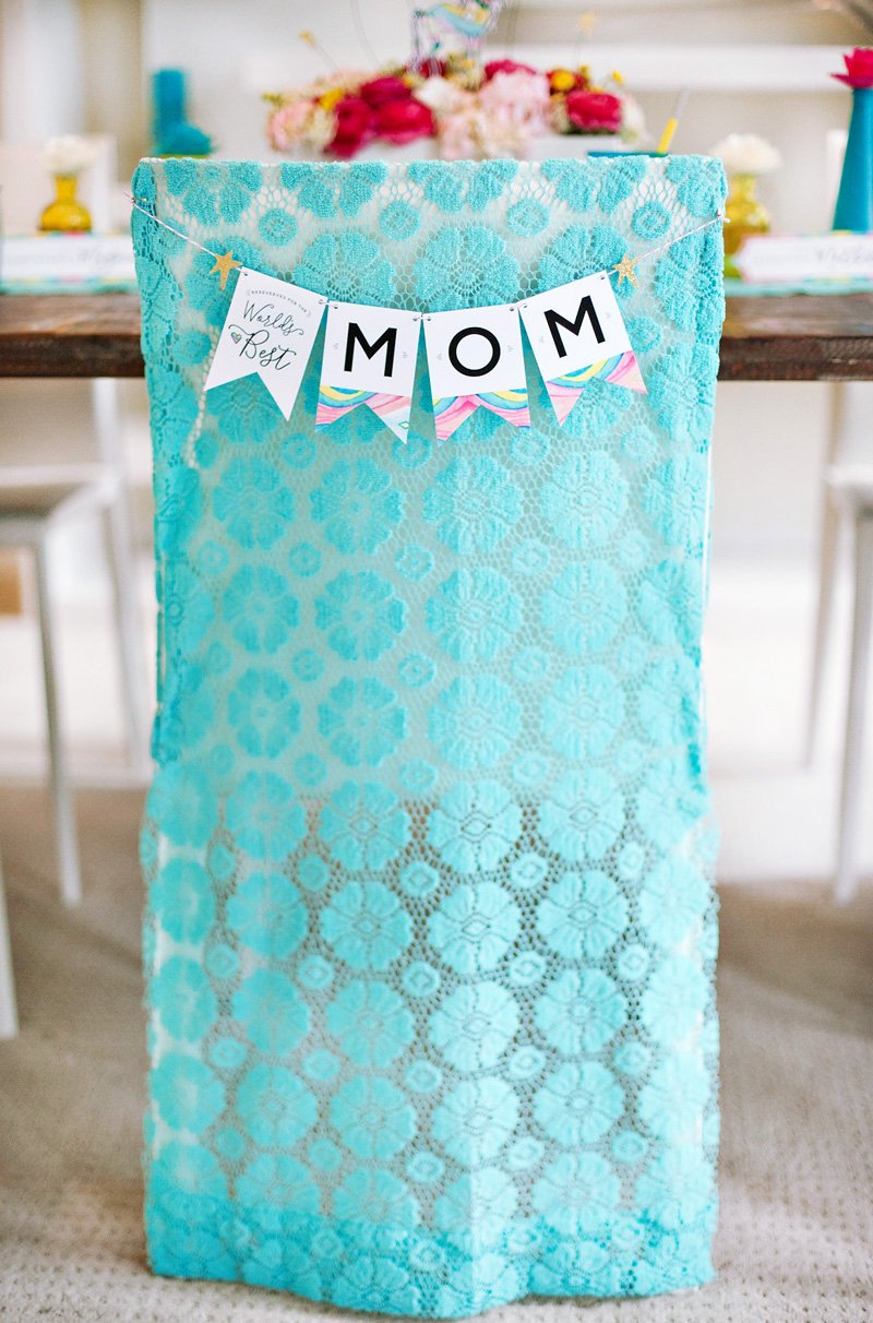 Free Printable Mother's Day Banner and DIY Chair Cover