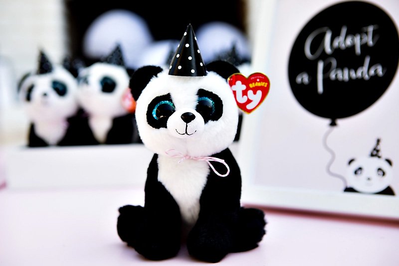 plus panda party favor