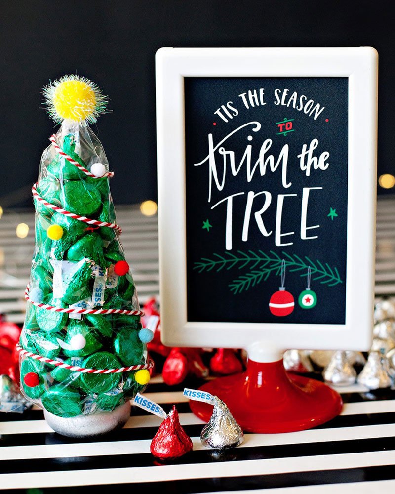 Holiday Free Printable - Trim the Tree