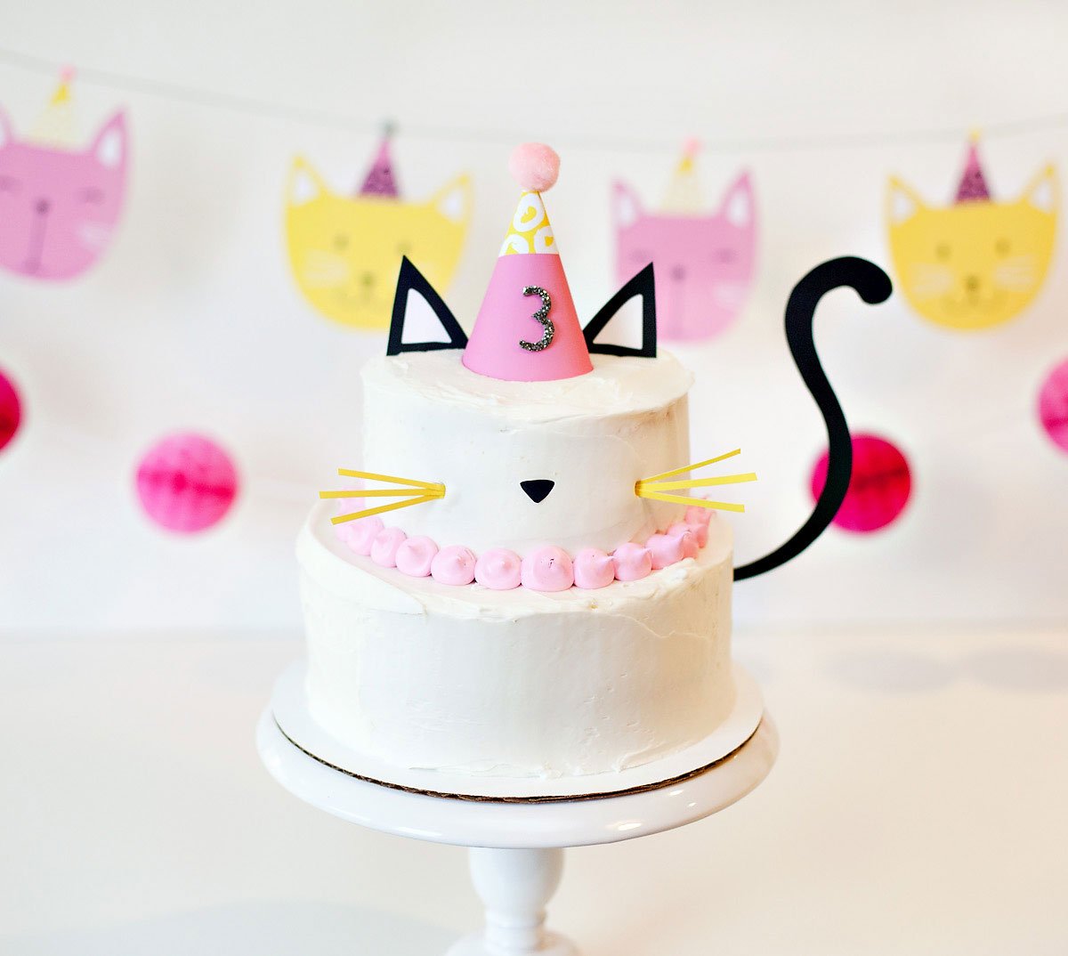 pastel casero de fiesta de gatitos