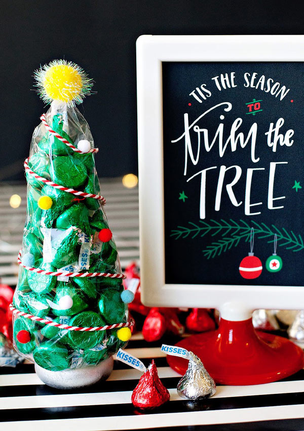 edible christmas gift - Hershey Kiss Christmas Tree